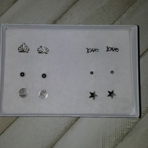Costume Earrings  6 Pairs Juniors
